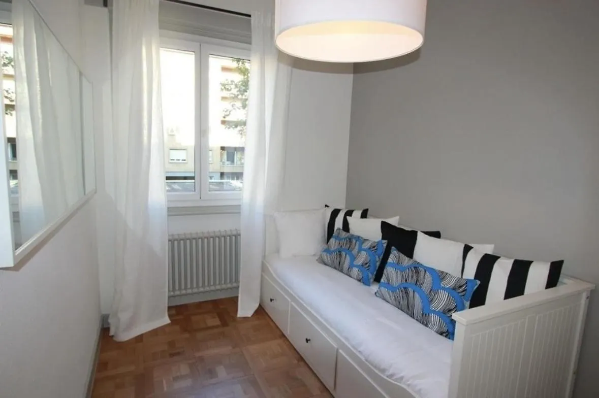 Fam Apartment ! Cenevre 0*,  İsviçre